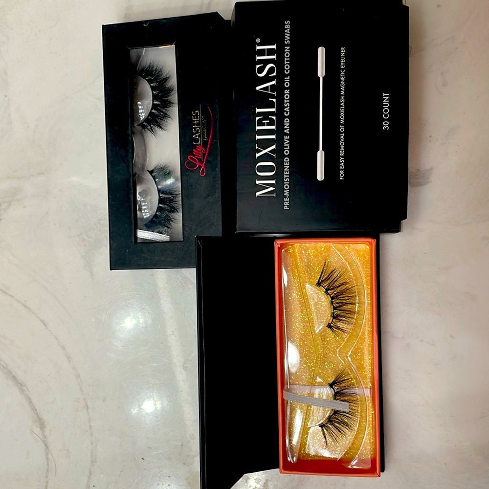 Moxie lashes (Sassy) and 29 cotton swab removers. 1 mink Mykonos Lilly lashes.